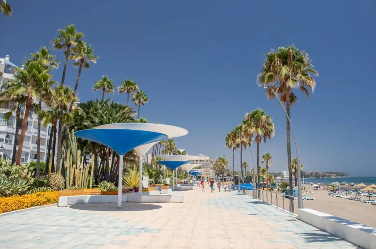 Apartment Aparment Neptuno- Located On The Promenade A Few Metres From The Beach. Estepona
