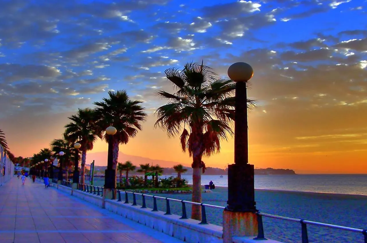 Aparment Neptuno- Located On The Promenade A Few Metres From The Beach. Estepona Spain