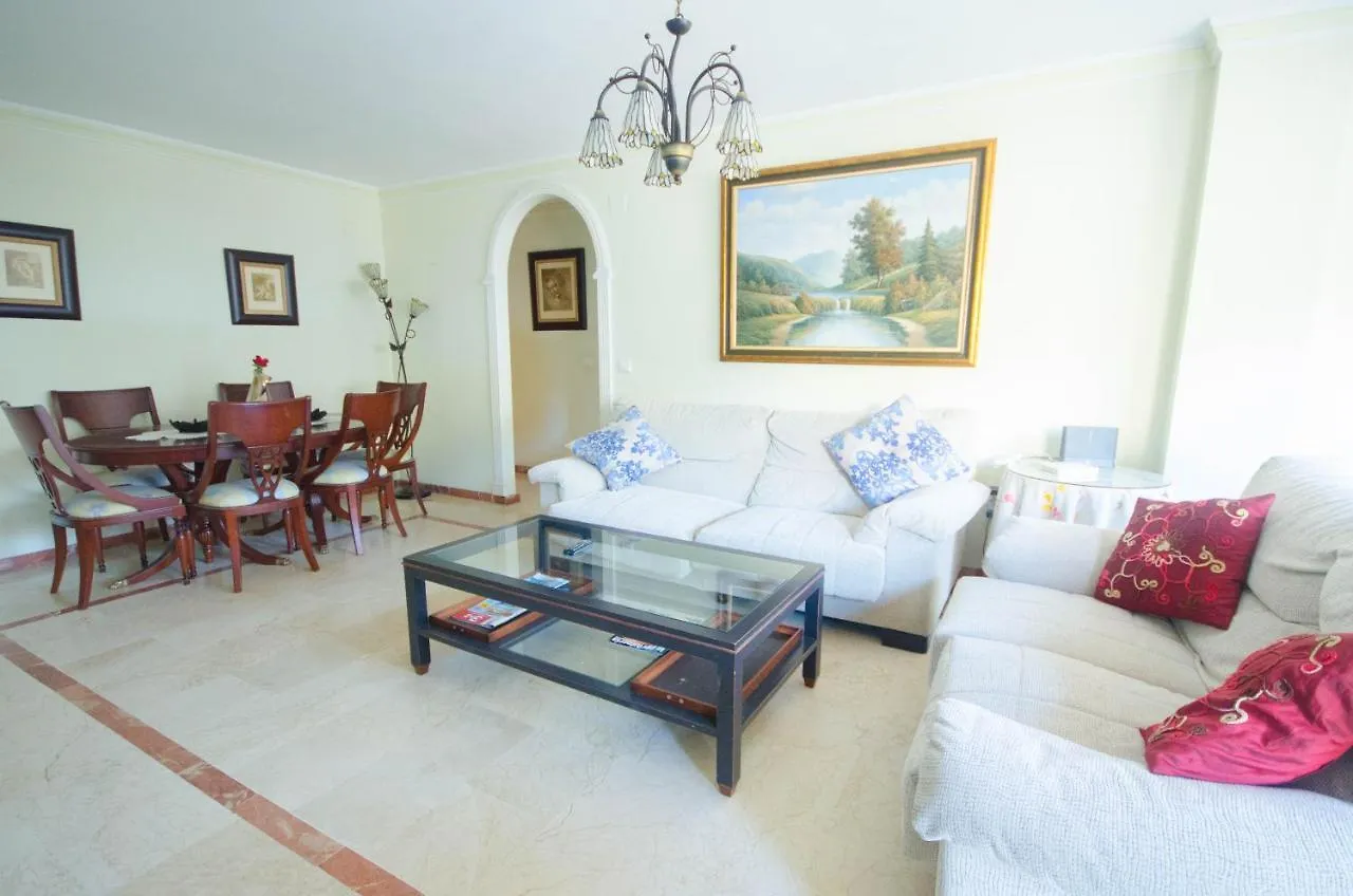 Aparment Neptuno- Located On The Promenade A Few Metres From The Beach. Estepona Apartment