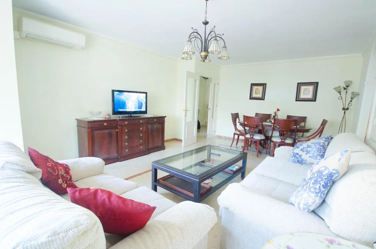 Aparment Neptuno- Located On The Promenade A Few Metres From The Beach. Estepona