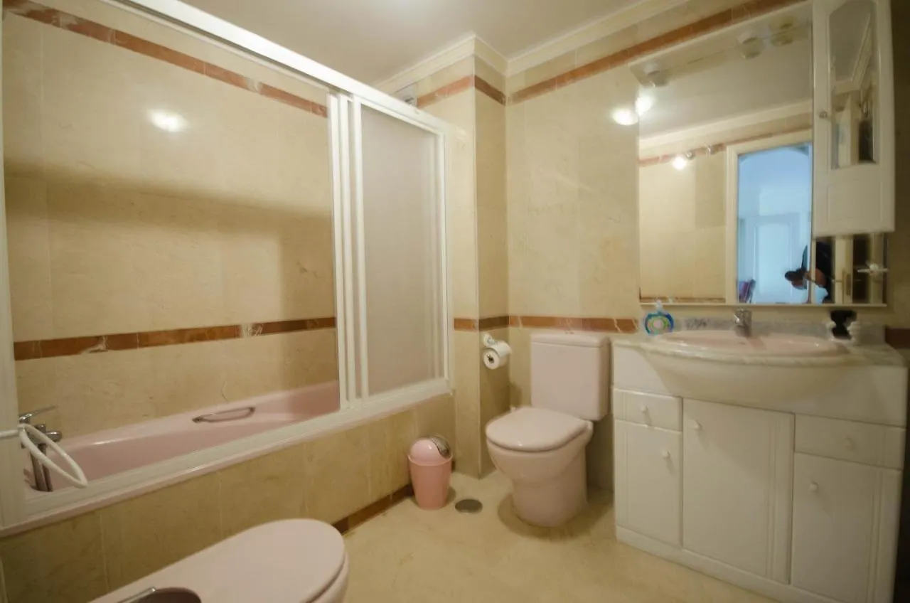 Aparment Neptuno- Located On The Promenade A Few Metres From The Beach. Estepona Apartment