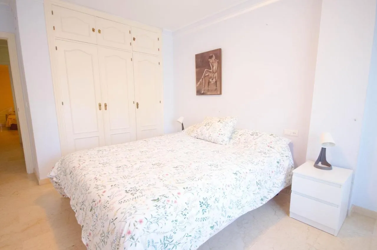 Aparment Neptuno- Located On The Promenade A Few Metres From The Beach. Estepona
