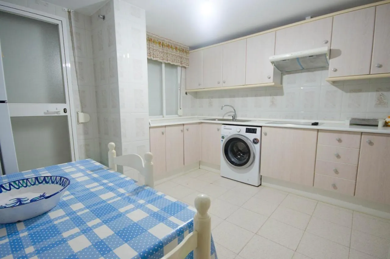 Aparment Neptuno- Located On The Promenade A Few Metres From The Beach. Estepona Apartment